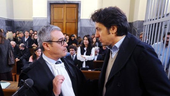 Dj Fabo, al processo Cappato la madre in lacrime: "Gli ho detto vai Fabiano, voglio che tu vada"