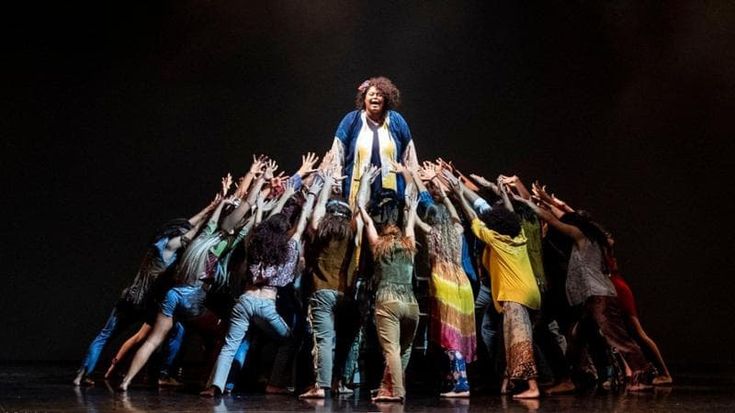 Cosa fare a Milano oggi 30 dicembre: “Hair - The Tribal Love” al Carcano e Max Angioni al TAM