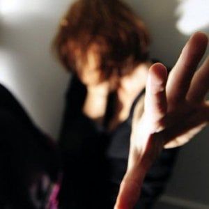 Disabile mentale ridotta in schiavitù e costretta a prostituirsi, arrestato il convivente