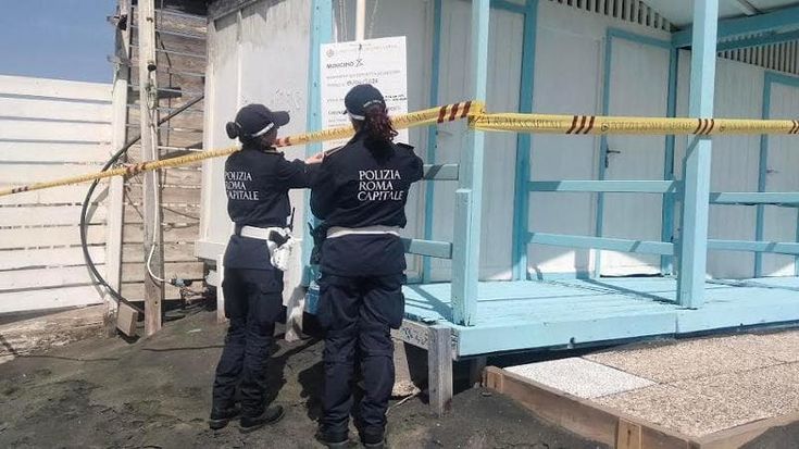 Ostia, chiusi gli stabilimenti La Caletta e L’Oasi: occupazione abusiva del suolo demaniale