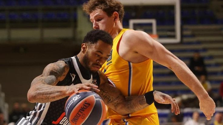 Il Maccabi gioca, la Virtus no