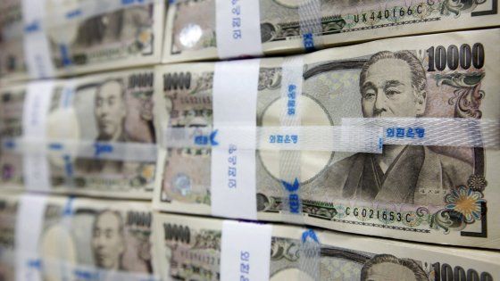 Il Pil Usa rallenta: +0,7% nel quarto trimestre. La Banca del Giappone porta i tassi in negativo