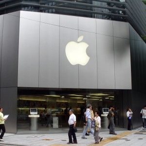 Apple, rimborsi per prodotti online come da regole Ue
