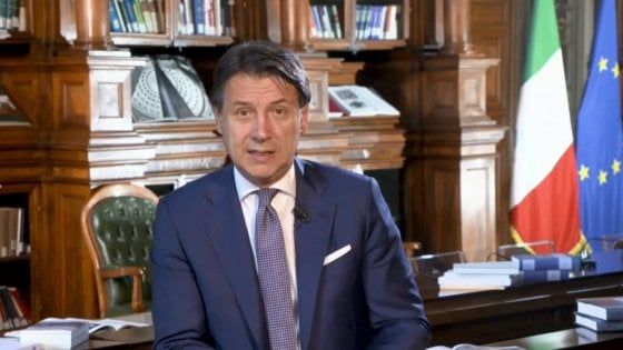 Il videomessaggio di Conte alla scuola: "Ci saranno disagi". E Mattarella inaugura l'anno a V0'