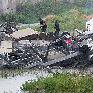 Ponte Morandi, via alla demolizione del moncone ovest, congelati per almeno due mesi i lavori sul lato est