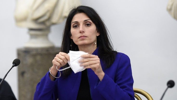 Coronavirus, Raggi: "Ristoranti aperti di sera". Crisanti: "Demagogia che crea illusioni"
