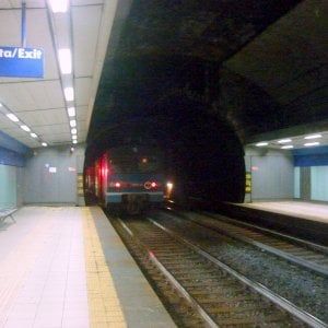 Trasporti caos, si ferma la metro linea 2 per qualche ora: saltate 34 corse 