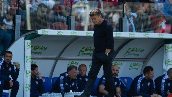 Cagliari, Mazzarri: "Non è una resa, ma troppo molli in difesa"