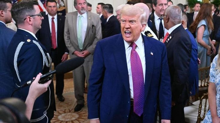 Le Borse di oggi, 12 giugno. Trump minaccia: “Potrei aumentare i dazi sulle auto”. I titoli scendono