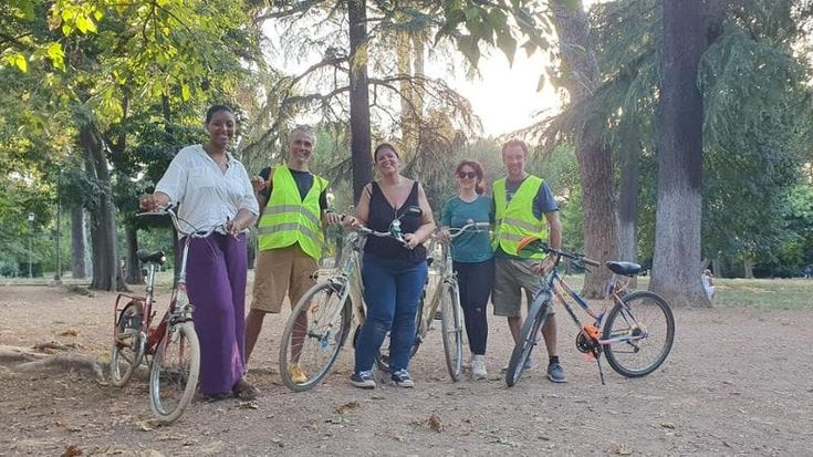 A scuola di bicicletta, non è mai troppo tardi per imparare a pedalare