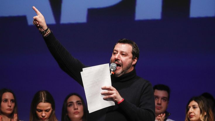 Lega, ora Salvini attacca sull’aborto: “Non è rimedio a una vita incivile”