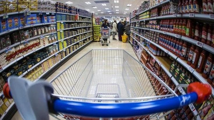 Italiani sempre più preoccupati. Meno pasti fuori casa e boom di bilance