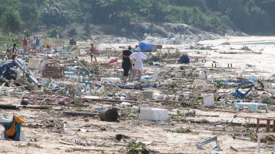 [[ge:rep-locali:repubblica:103597631]]Tsunami, dieci anni dopo. La famiglia sopravvissuta: "Cos&igrave; l'onda ci travolse"