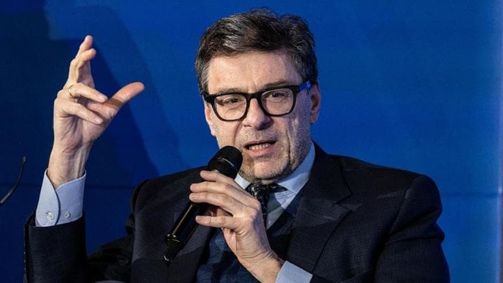 Rottamazione delle cartelle, Giorgetti in pressing: “Ora tocca ai Comuni”