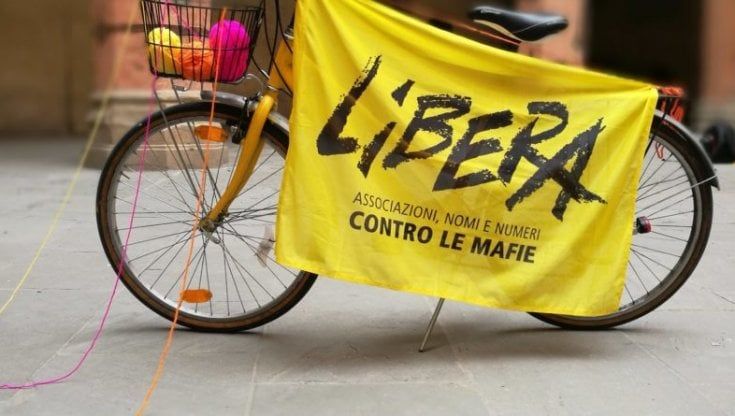 La denuncia di Libera: "Le mafie si spartiscono gli affari in città, ma Bologna non se ne cura"
