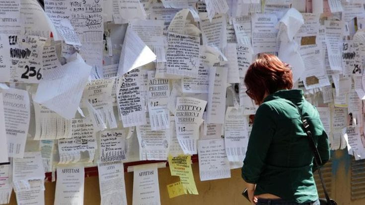 Studenti senza casa: come le politiche abitative condizionano il diritto allo studio