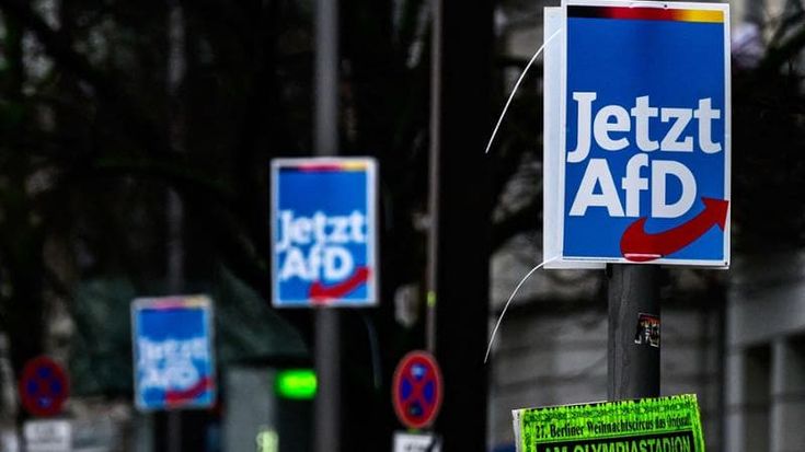 Vertice tra Afd e neonazisti per programmare l’espulsione dei migranti dalla Germania. L’ira di Scholz: “Minaccia alla democrazia”
