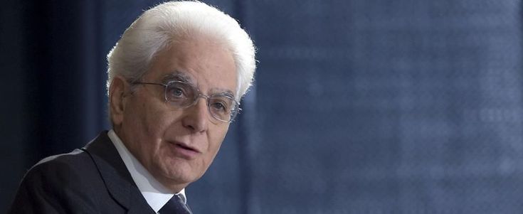 Mattarella: "Sradicare corruzione". 2 giugno, segnali di speranza: "Si intravede uscita da crisi"