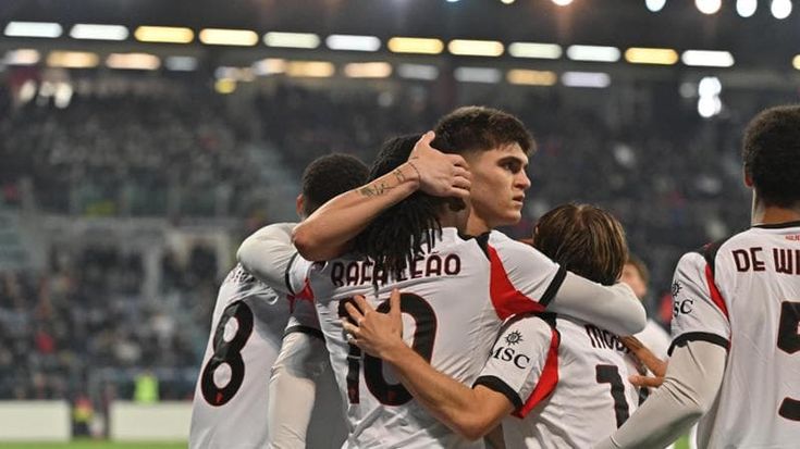 Leao, un gol che vale la vetta: il Milan vince 1-0 a Cagliari