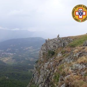 Prova a scattarsi un selfie e precipita, 52enne salvato dal soccorso alpino