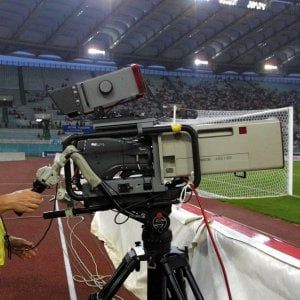 Diritti tv, la Lega fa il prezzo: 570 milioni a campionato