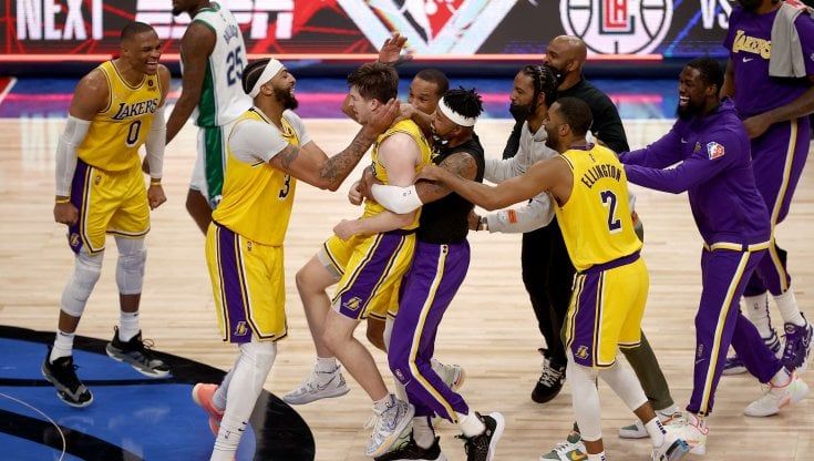 Nba: Utah sull'ottovolante, Lakers all'ultimo respiro e sorride Atlanta con Gallinari