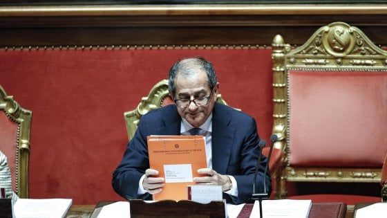 Manovra, Tria rassicura il Parlamento: "Misure graduali e nel rispetto dei conti"