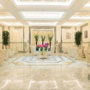 Quando l'ospitalità di lusso sostiene il sociale: partnership tra l'Aleph Rome Hotel e la comunità di Sant'Egidio