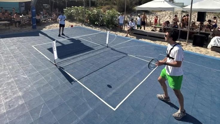 Luca Ravenna: “Ecco il mio tennis da piastrella, parodia pop del professionismo che ci ha stufato”