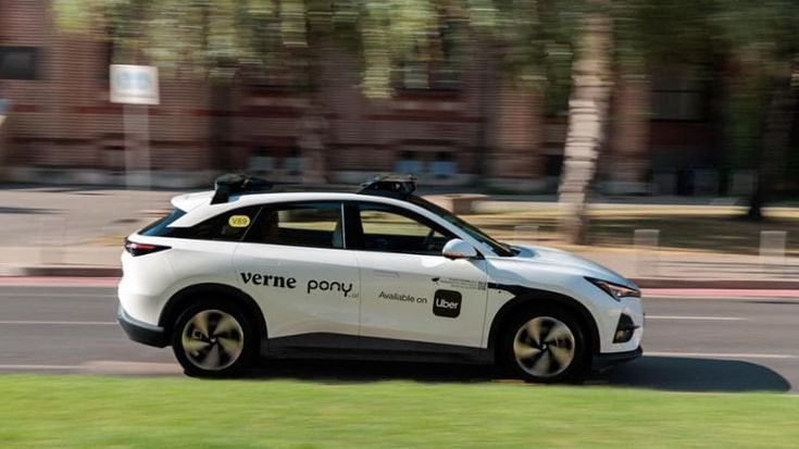 Out and about with the Robotaxi: here’s what it’s like to travel in a driverless car