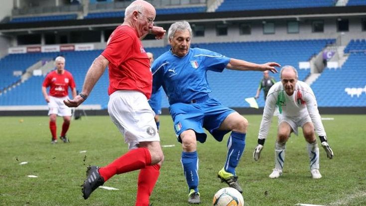 Con il calcio camminato vince la lentezza e tutti scendono in campo