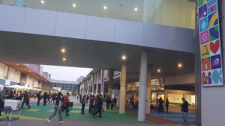 “Un club delle grandi città in Europa”. Accordo Roma-Barcellona per l’emergenza abitativa