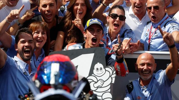 MotoGp, Aragona: Marc Marquez è tornato. Vince davanti a Martin, brutta caduta per Bagnaia