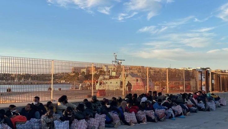 Migranti, tre su quattro solo di passaggio. Sbarcano qui ma poi fuggono in Europa