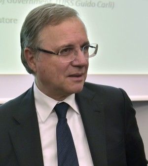 Visco: "Il credito all'economia continua a contrarsi"