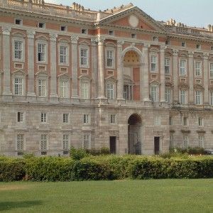 "Volontari per tenere aperta la Reggia di Caserta"