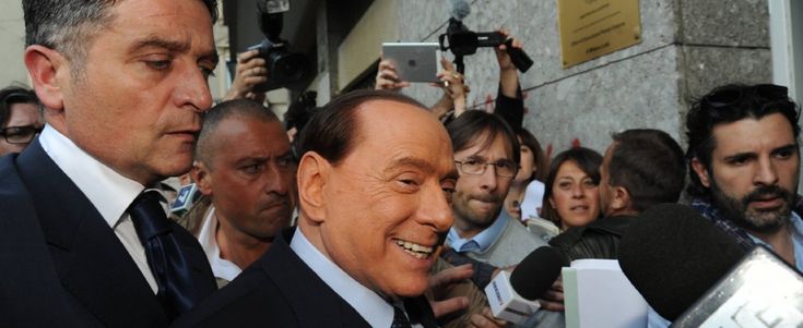 Berlusconi ha firmato per i servizi sociali: "Incomincio la settimana prossima"