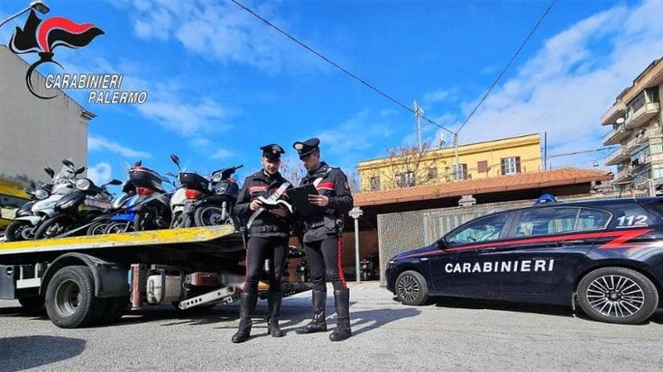 Bici trasformate in scooter, scatta il sequestro dei carabinieri