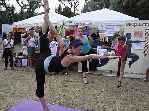 Decine di corsi, migliaia di adepti,<br />in citt&agrave; esplode il fenomeno yoga