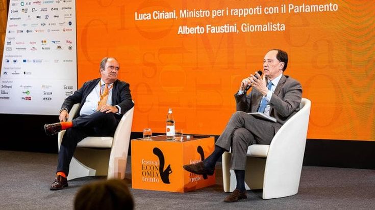 “Inevitabile un referendum sul nucleare”. Polemica su Ciriani, poi il dietrofront