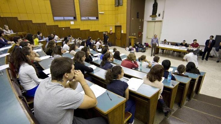 “Ha gli occhiali con la telecamera”. Studente di Tor Vergata cacciato dai test di Medicina