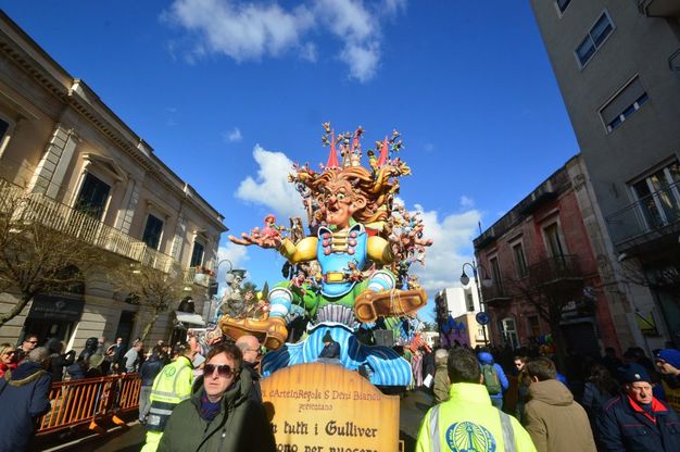 Carnevale, a Putignano vince il carro di Gulliver