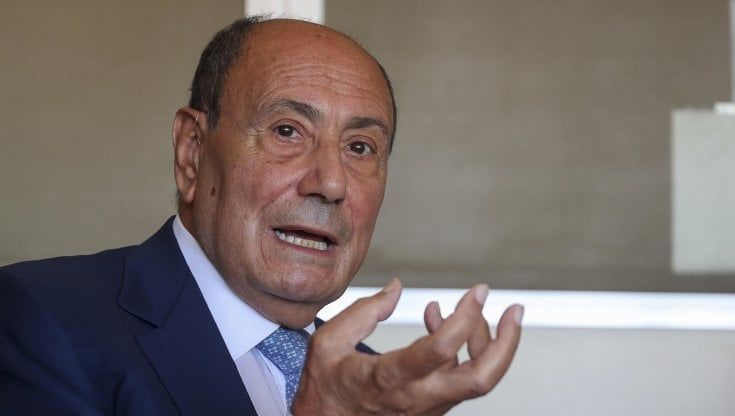 La linea di Schifani: "Solo deputati in giunta". E Musumeci molla i suoi