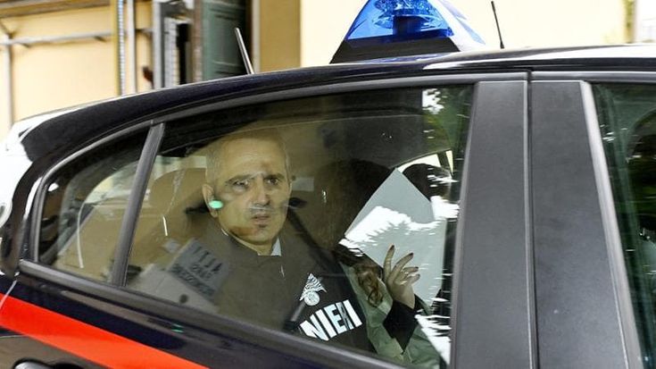 Neonati sepolti, Chiara arrestata per omicidio. “Il neonato è morto dissanguato”