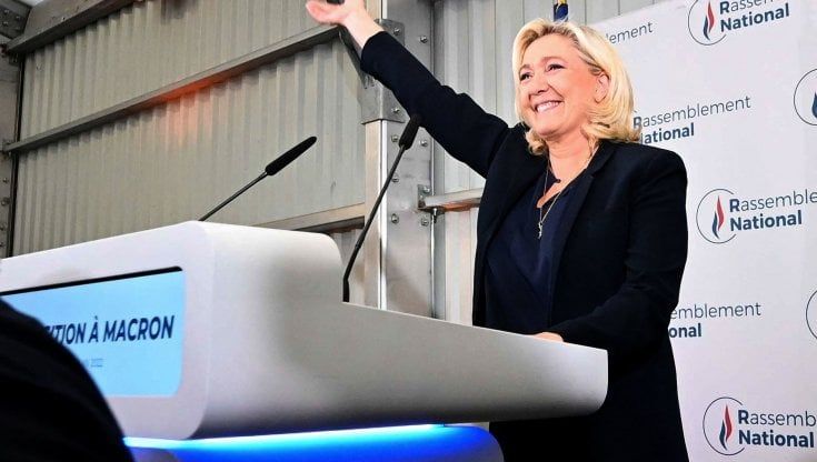 Francia, la sinistra spaccata dopo l’exploit. E Le Pen si intesta l’opposizione