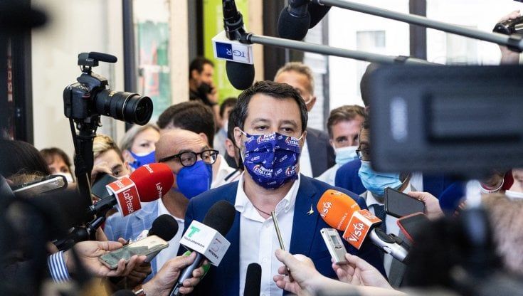 Ddl Zan, il doppio volto della Lega: gli ultrà annunciano battaglia, Salvini tenta la mediazione