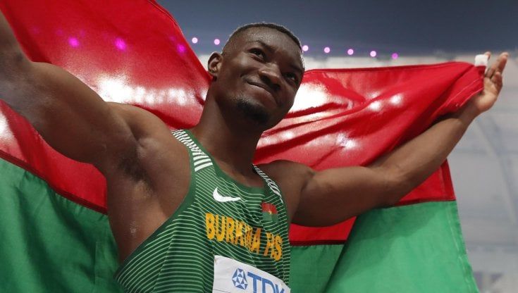 Atletica, Zango, che impresa: oltre i 18 metri nel triplo, record del mondo indoor