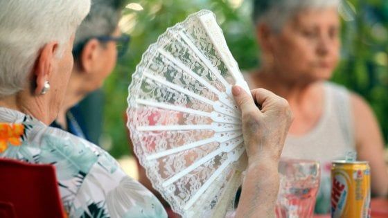 Stili di vita, gli italiani non si sentono più giovani (solo) a sessant'anni