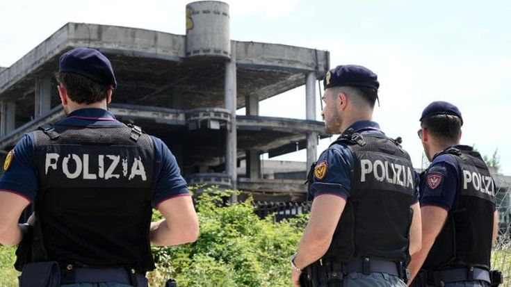 Roma, turista sequestrata e violentata per tre giorni in un edificio abbandonato del Prenestino