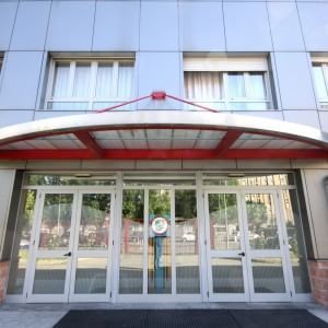 Milano, test con l'etilometro prima di salire in cattedra. I prof: "E' una vessazione" 